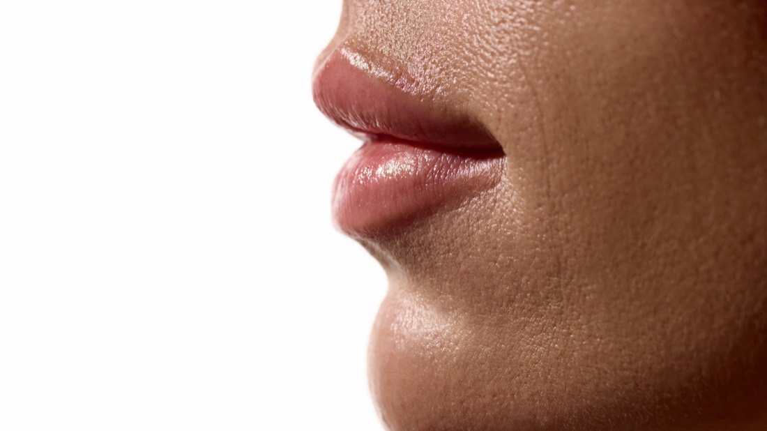 Tratamiento de reconstrucción y aumento de labios